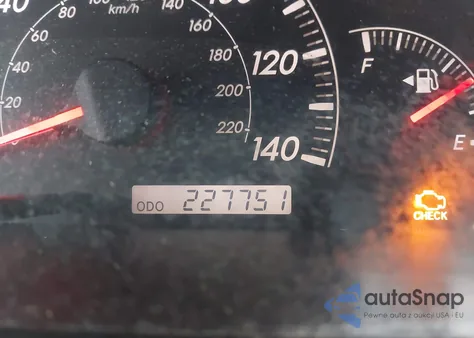 2005 Toyota Camry Le V6 z USA, uszkodzony, nr VIN 4T1BF32K85U108918